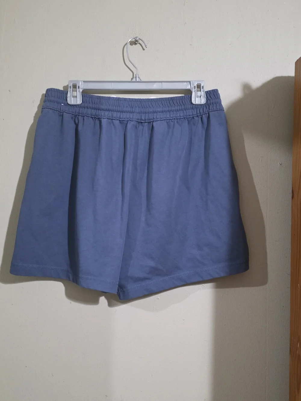 Nike Men’s Blue Athletic Shorts with White Drawstring Used Size M